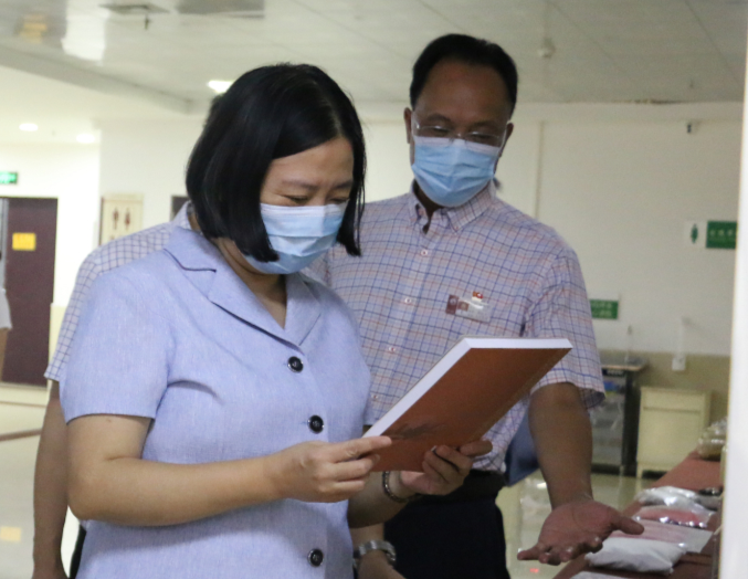 自治区中医药局局长姚春同志一行到太阳成集团tyc4633考察调研